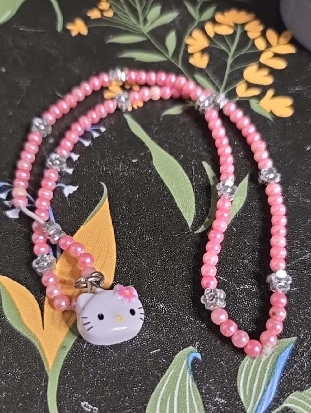 HELLO KITTY Necklace  SANRIO 2008 Y2K Vintage Pink Beaded Charm